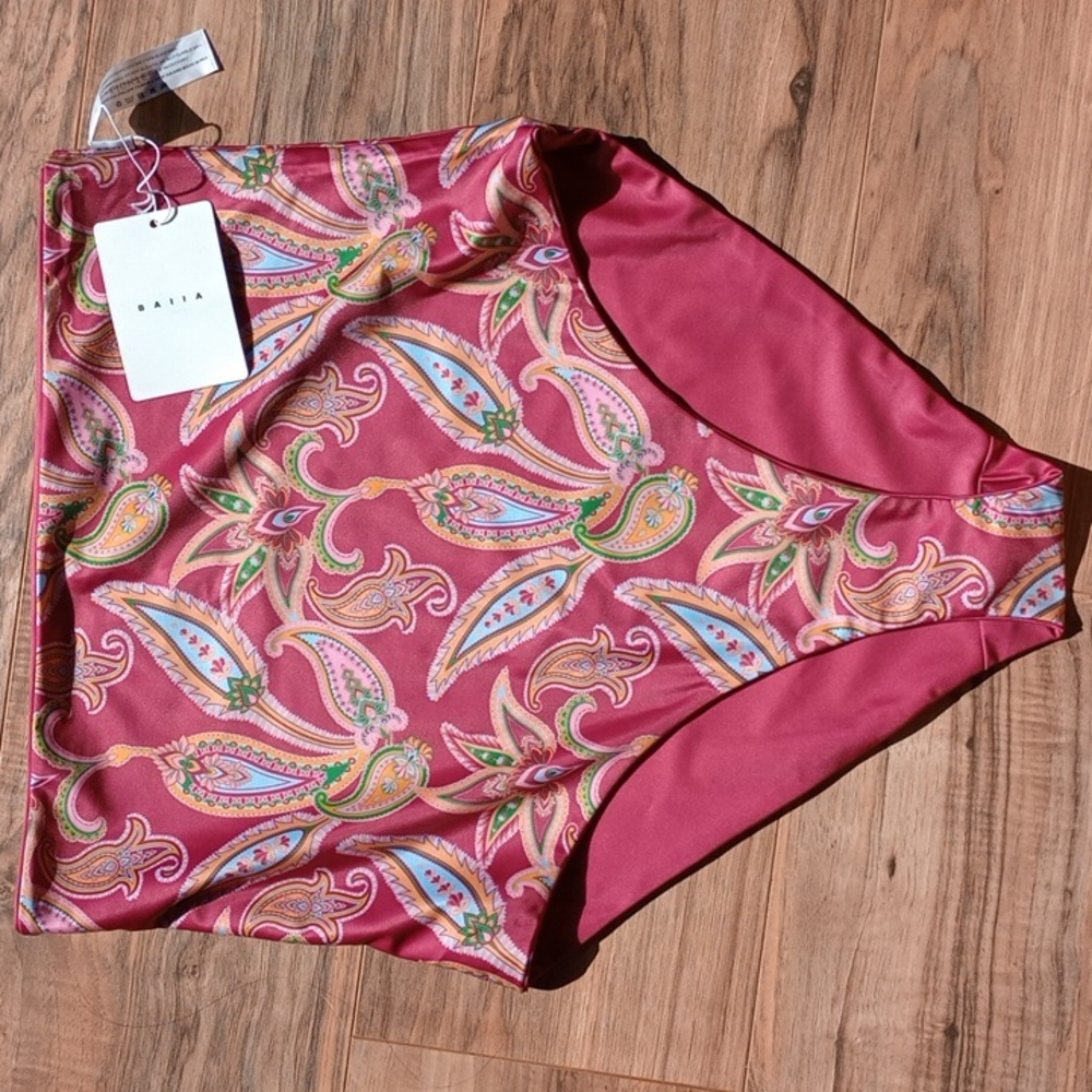 Elegant Paisley High-Waist Swim Bottom